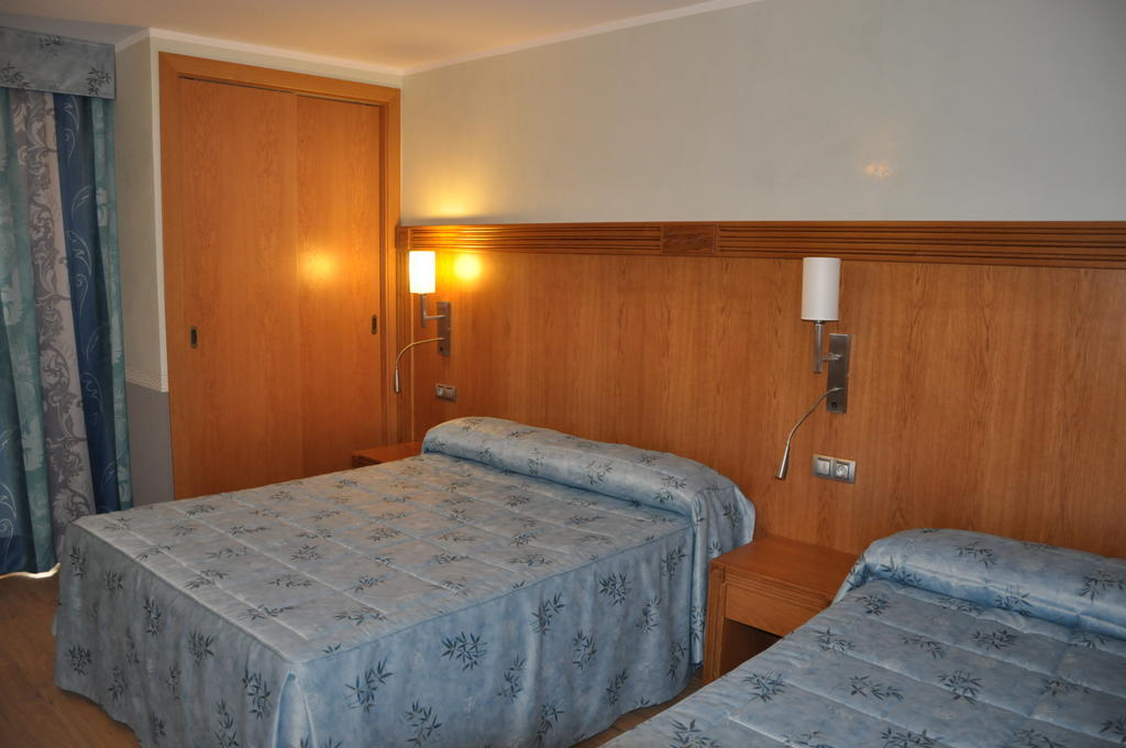 Hostal La Font Os de Civís Стая снимка