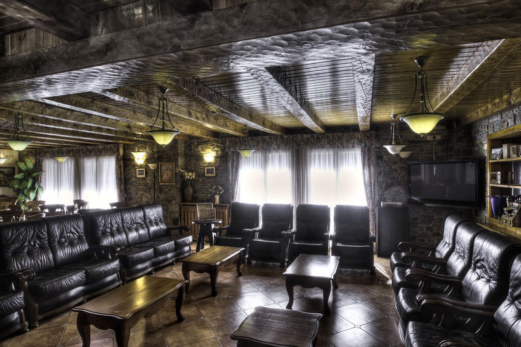 Hostal La Font Os de Civís Екстериор снимка