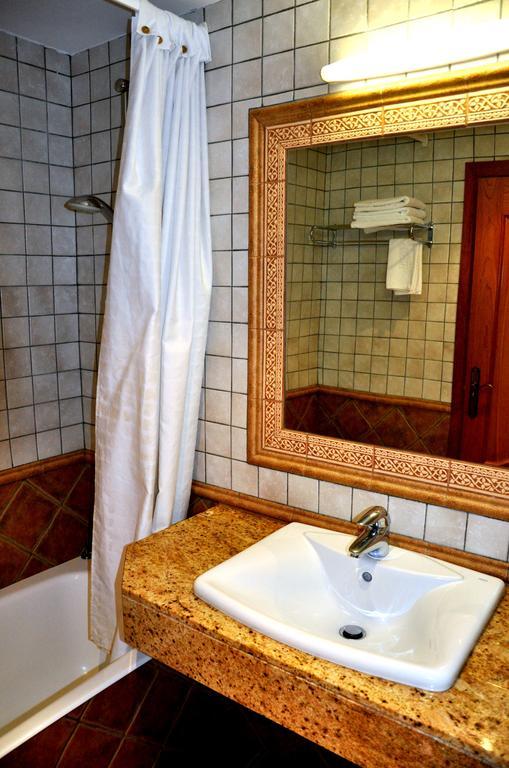 Hostal La Font Os de Civís Стая снимка